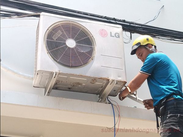 Lắp đặt, Thi công, Sửa chữa, Vệ sinh, Bảo trì máy lạnh LG Giá Rẻ - Gọi Là 10 Phút Có Mặt