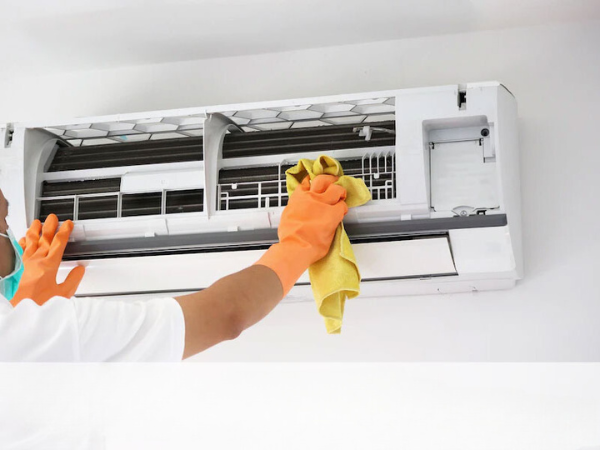 Vệ sinh máy lạnh Toshiba giá rẻ, hiệu quả, uy tín