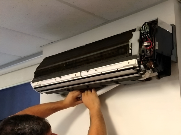 Sửa chữa máy lạnh Daikin uy tín Đồng Nai