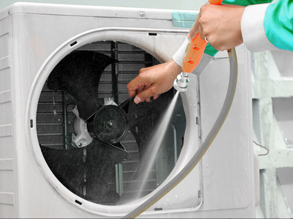 Vệ sinh máy lạnh Dakin uy tín tại Đồng Nai